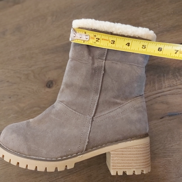 Boots, beige/taupe size 7 faux suede - Picture 5 of 6